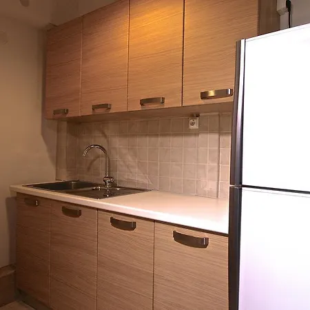 View 2 Áyios Nikítas