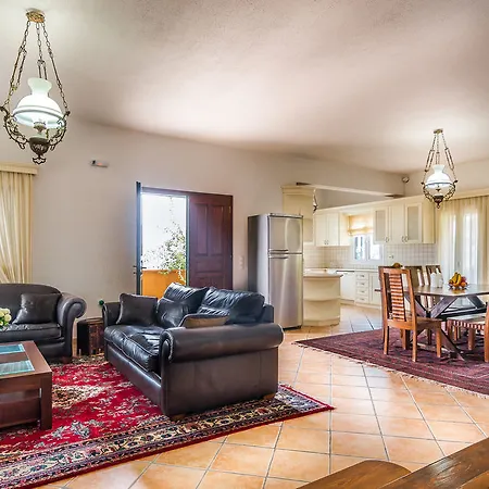 View 2 Villa Áyios Nikítas